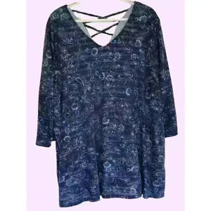 Catherines top 3X v neck criss cross strap in back 3/4 slv blue paisley lined